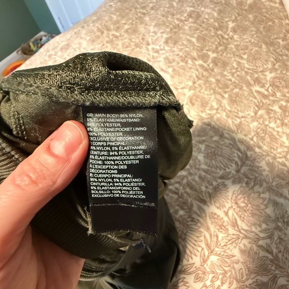The North Face olive green Aphrodite shorts - Picture 6 of 6